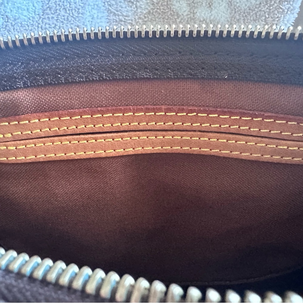 Louis Vuitton Vintage Speedy 30 - Picture 9 of 16